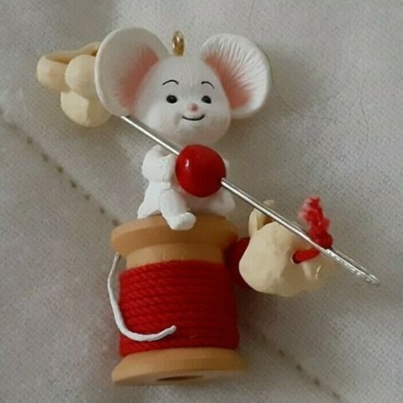 Hallmark Keepsake Ornaments 1986  (Lot of 7) - Picture 8 of 8